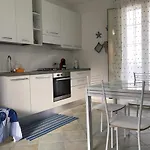 Sofia A Santa Maria Al Bagno Con Piscina Lägenhet