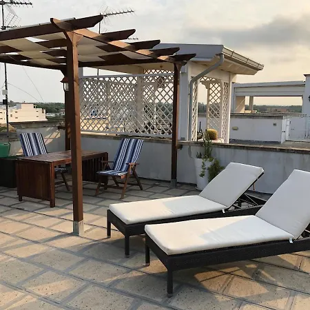 Sofia A Santa Maria Al Bagno Con Piscina דירה